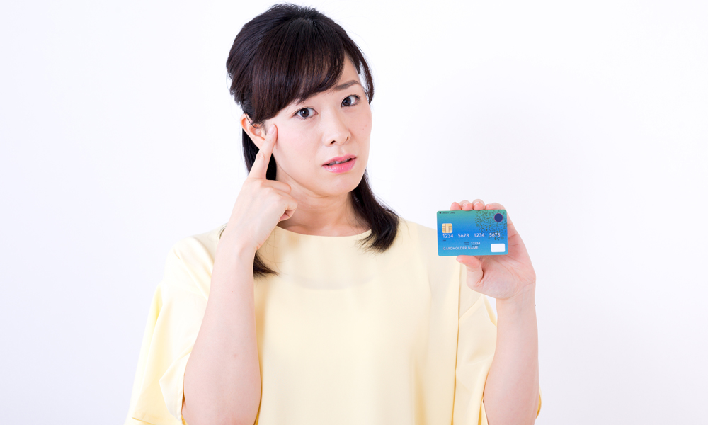 クレジットカードで困りごとがある女性