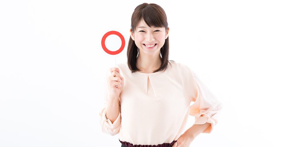 メリットを教える女性