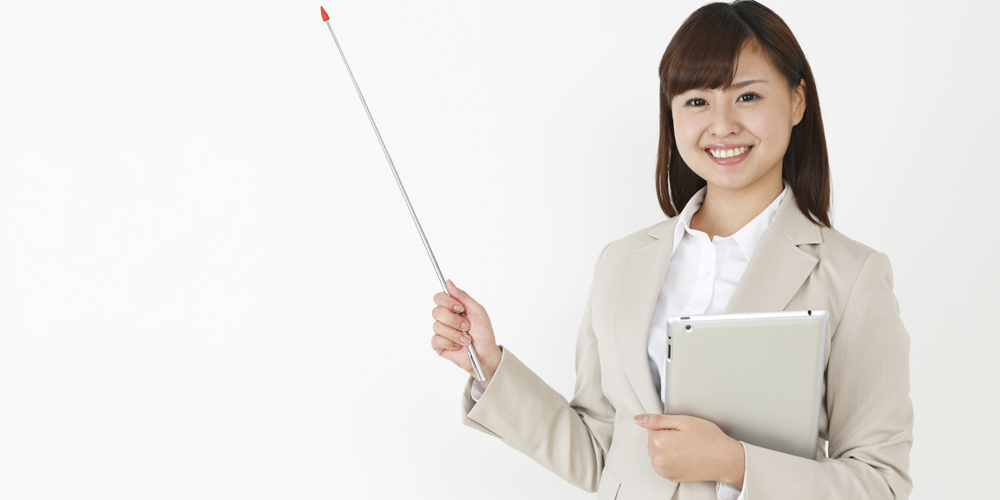 注意を促す女性