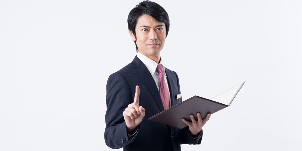 ポイントを教える男性