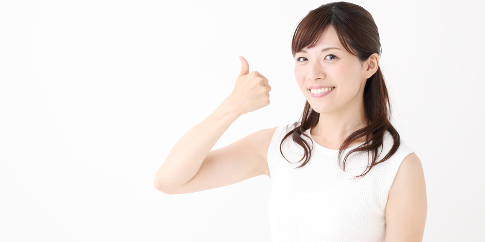 メリットを表現する女性